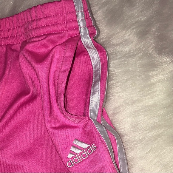Girls’ size 4 Adidas classic tracksuit - Picture 7 of 10